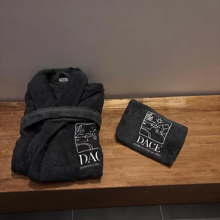 Le Loft Avec Jacuzzi Privatif - Domaine Aux Charmes D'ethan Hannut