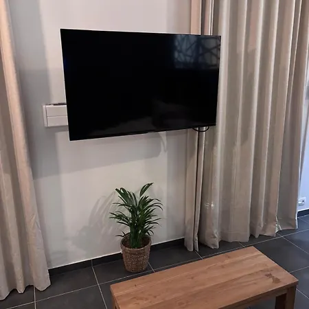 Le Loft Avec Jacuzzi Privatif - Domaine Aux Charmes D'ethan Appartamento Hannut